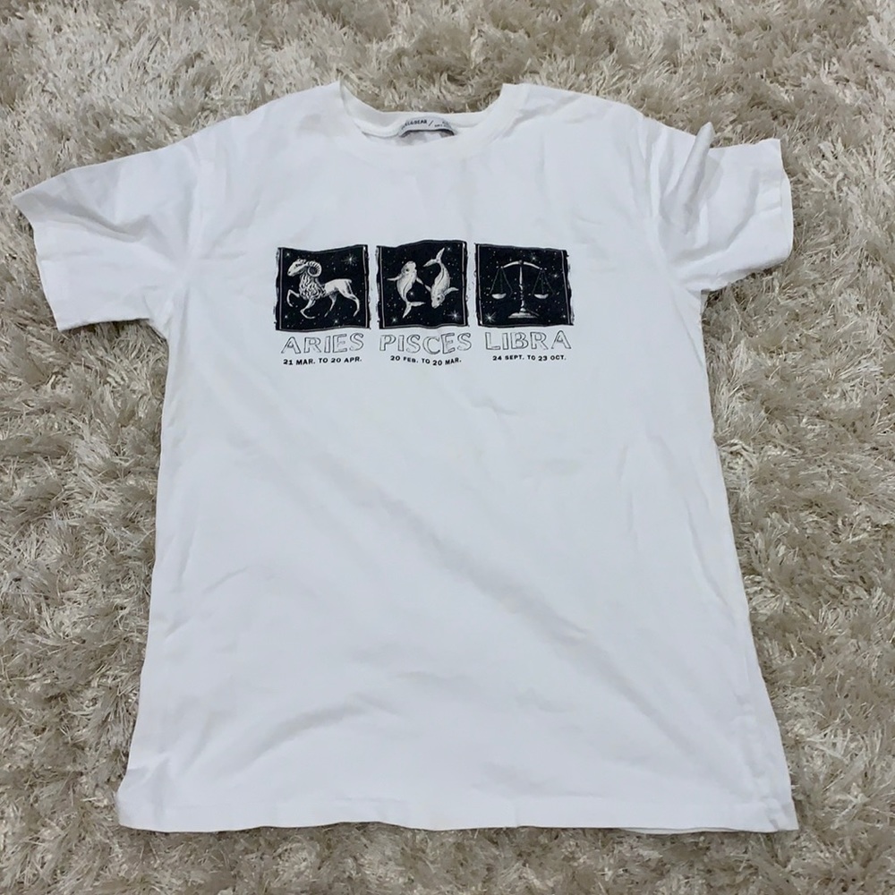 Pull&Bear White Zodiac Tee Shirt Size Small
